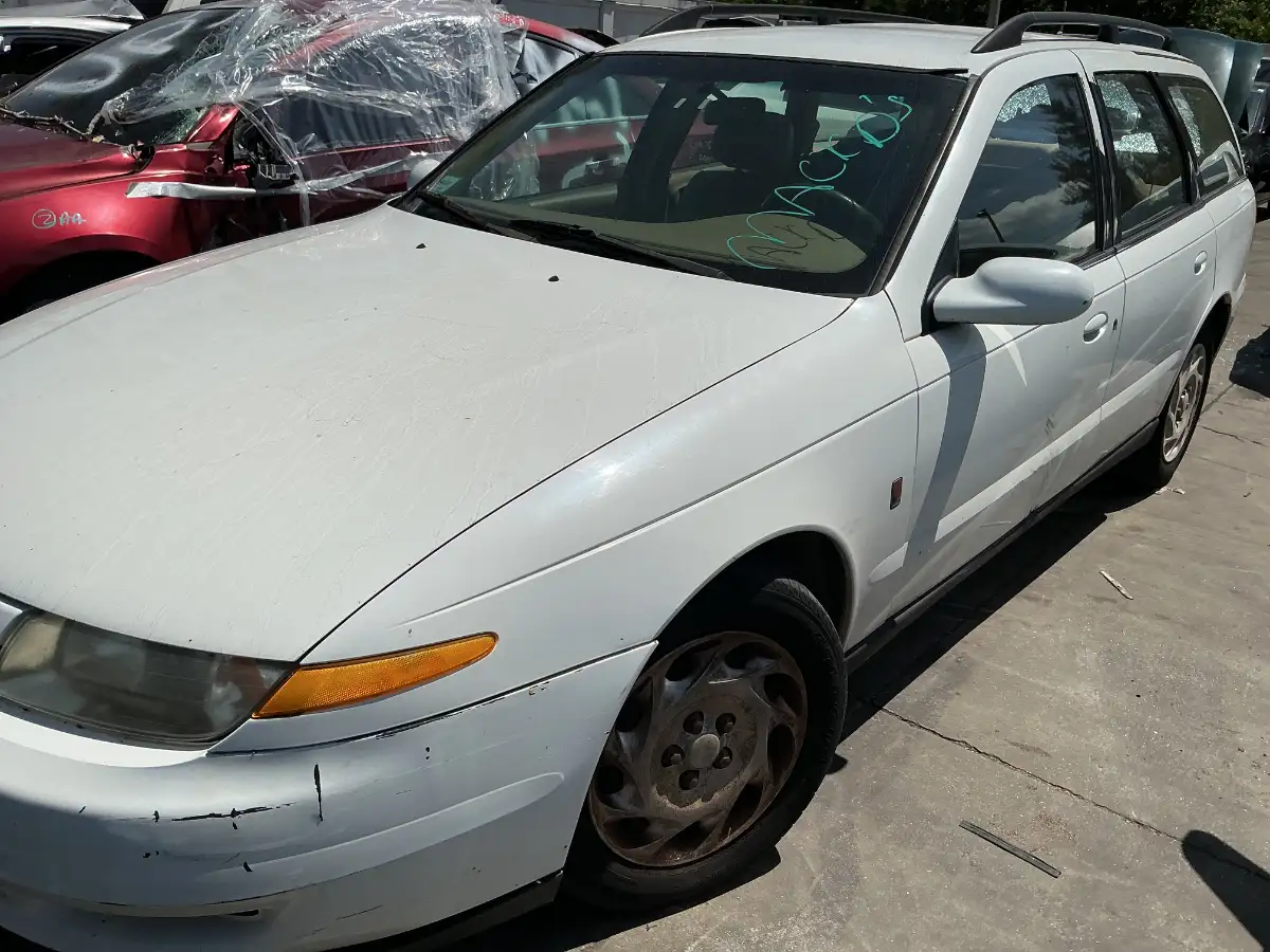 Photo of 2000 Saturn L Series