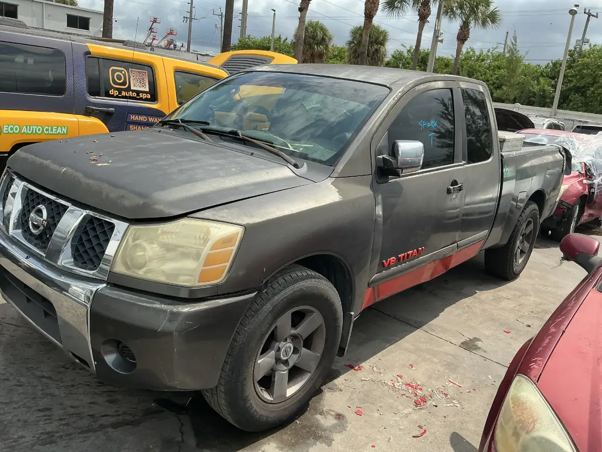 Photo of 2005 Nissan Titan
