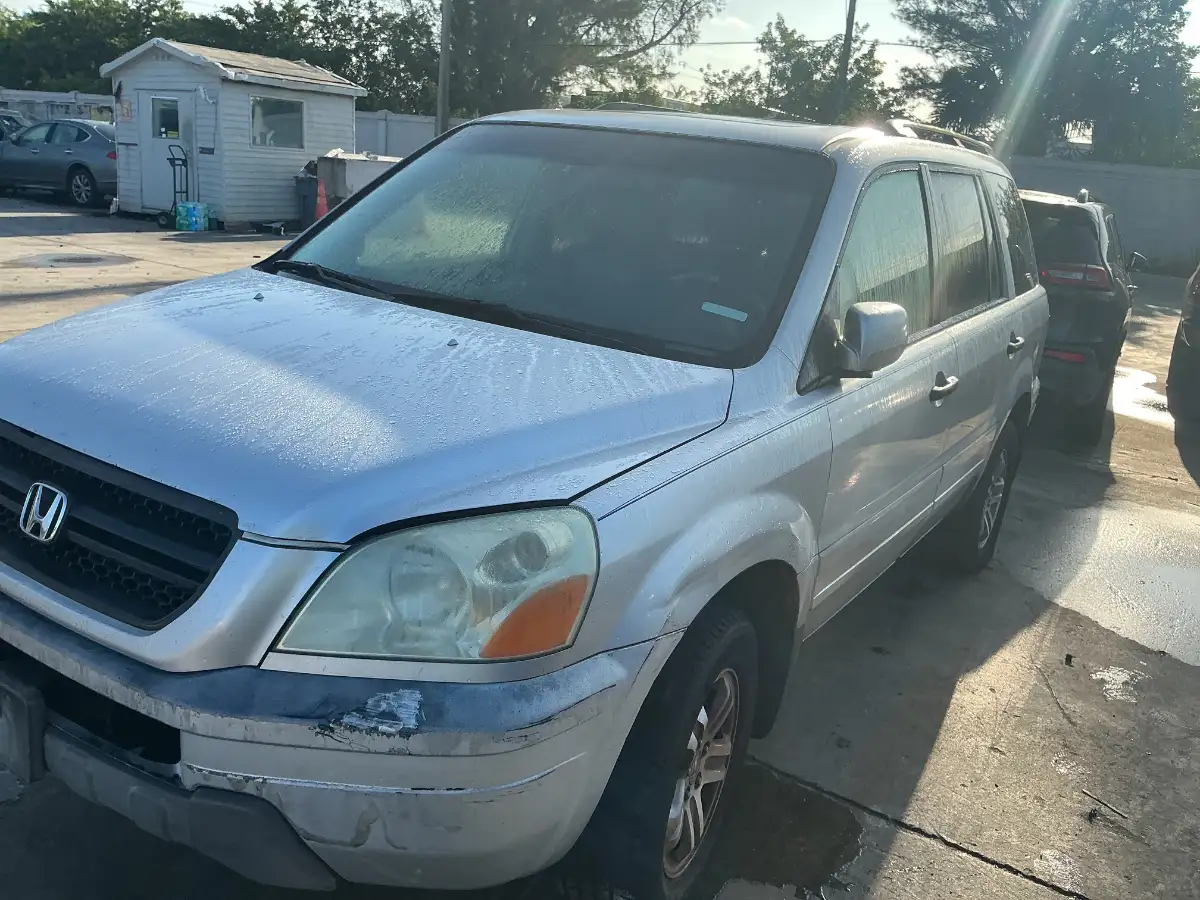 Photo of 2005 Honda Pilot