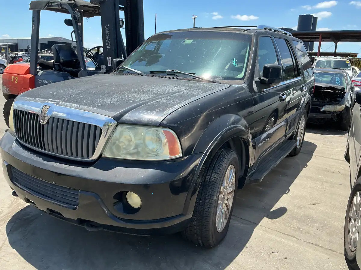 Photo of 2003 Lincoln Navigator