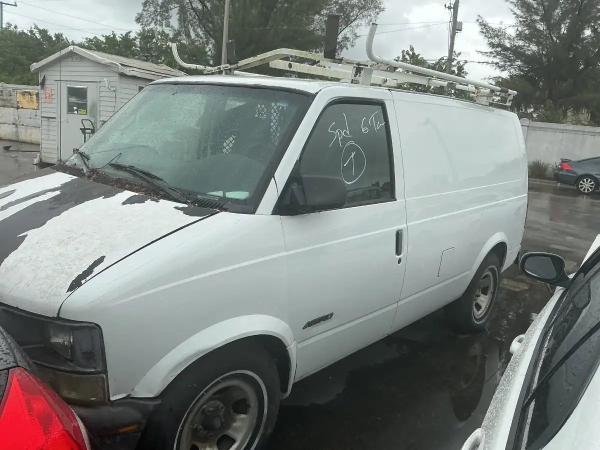 Photo of 2002 Chevrolet Astro