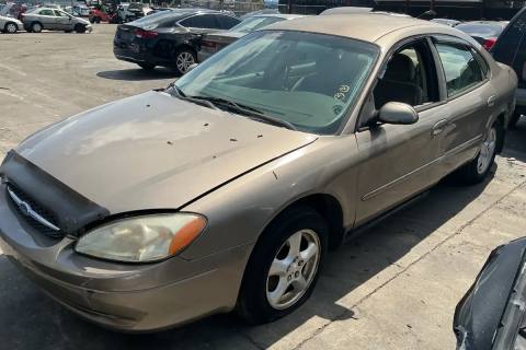 Photo of 2002 Ford Taurus