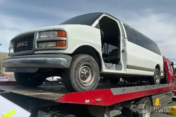 Photo of 2000 GMC Savana
