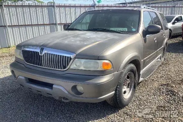Photo of 2001 Lincoln Navigator