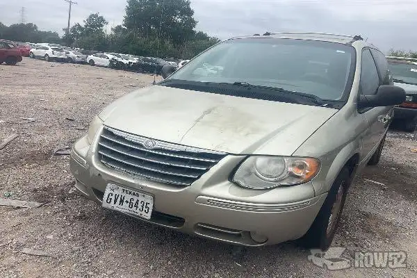 Photo of 2005 Chrysler Town & Country