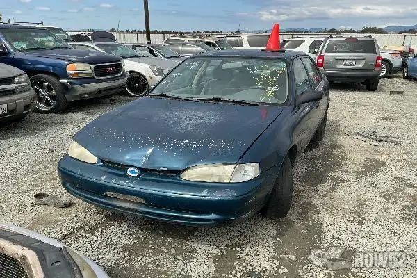 Photo of 2000 Chevrolet Prizm
