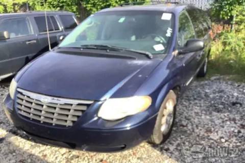 Photo of 2006 Chrysler Town & Country