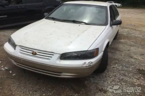 Photo of 1999 Toyota Camry