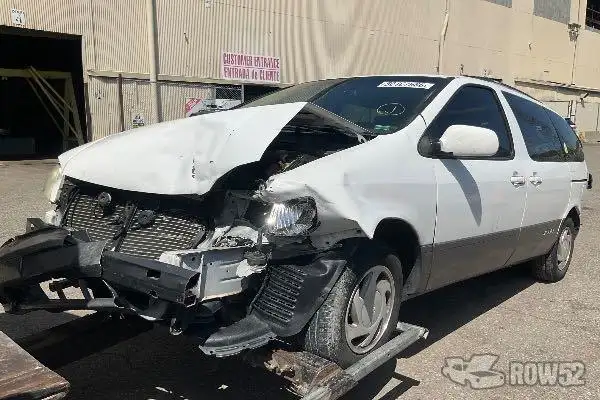 Photo of 2002 Toyota Sienna