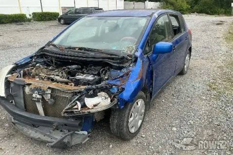 Photo of 2011 Nissan Versa