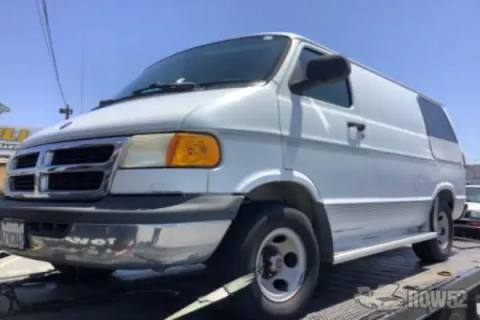 Photo of 1999 Dodge Ram Van