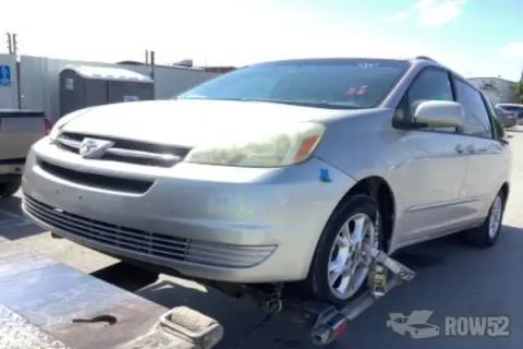 Photo of 2004 Toyota Sienna