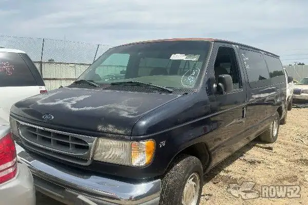 Photo of 1999 Ford Econoline Wagon