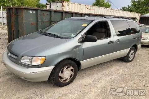 Photo of 2000 Toyota Sienna