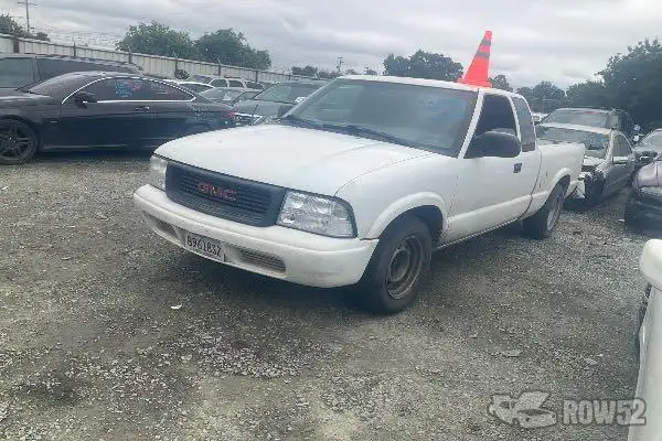 Photo of 2002 GMC Sonoma