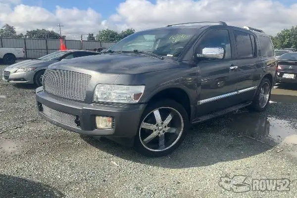 Photo of 2005 Infiniti QX56