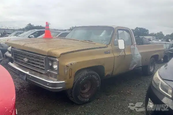 Photo of 1975 Chevrolet Truck (Pre-81)