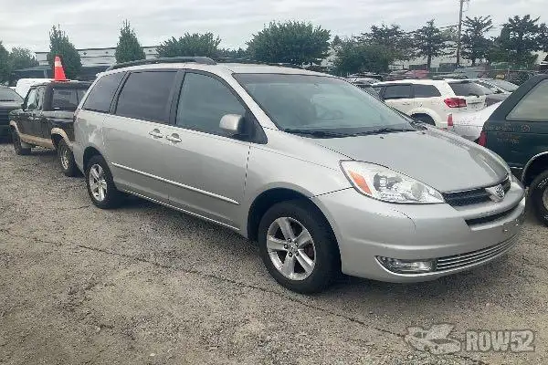 Photo of 2005 Toyota Sienna