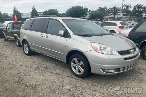 Photo of 2005 Toyota Sienna