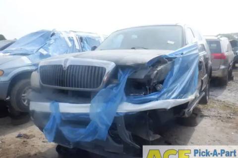 Photo of 2004 Lincoln Aviator