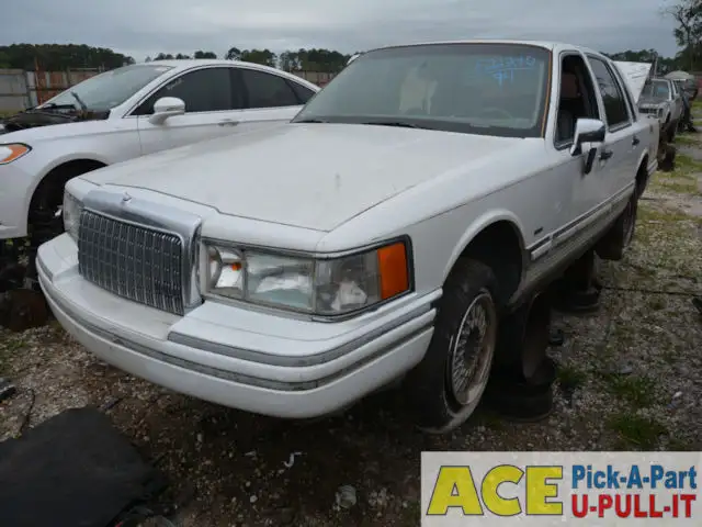 Photo of 1994 Lincoln Town Car