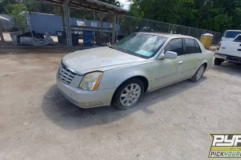 Photo of 2010 Cadillac Dts