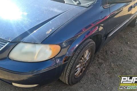 Photo of 2001 Chrysler Town & Country