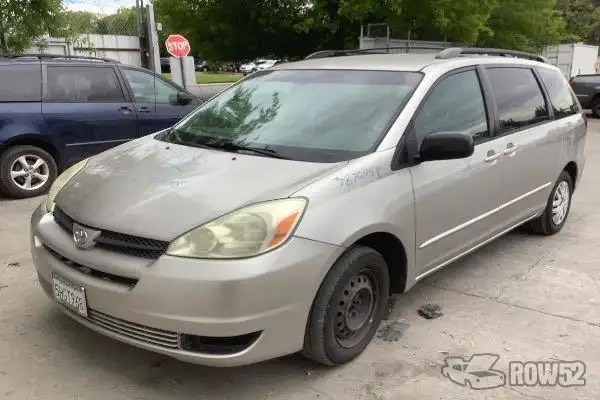 Photo of 2004 Toyota Sienna