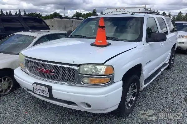 Photo of 2004 GMC Yukon Denali