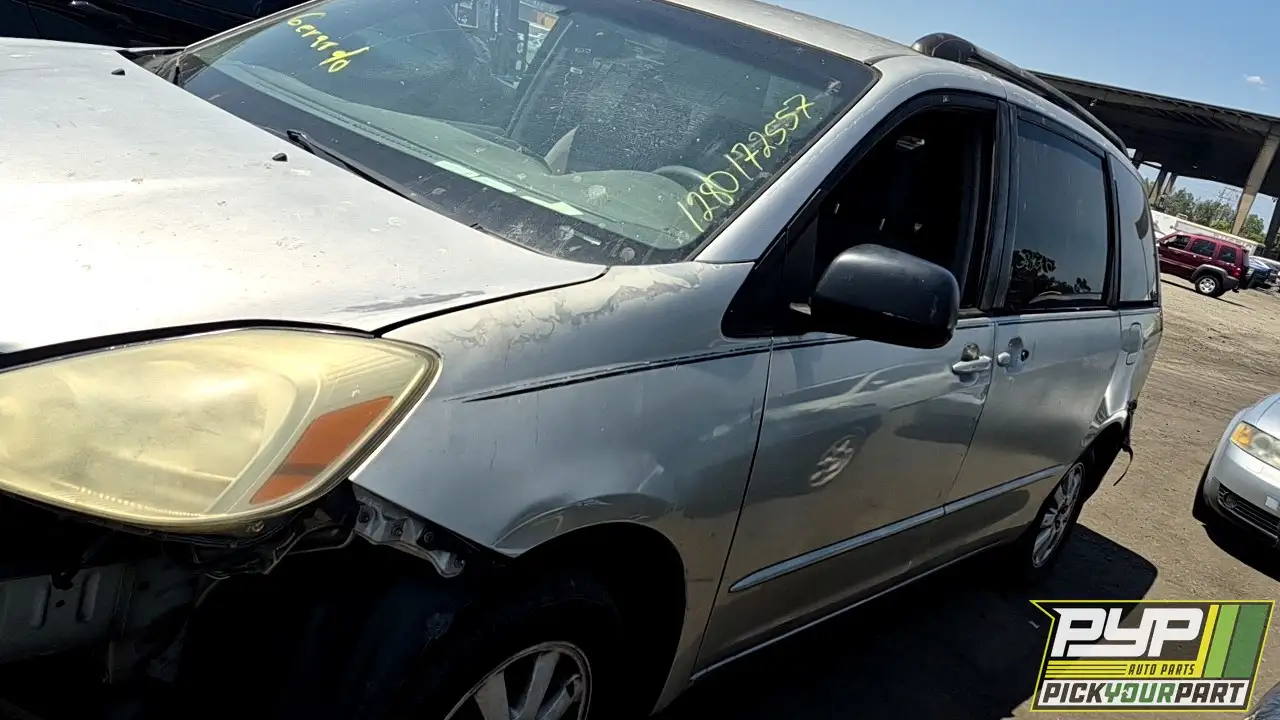 Photo of 2004 Toyota Sienna