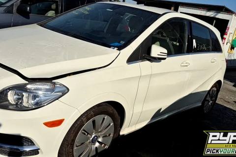 Photo of 2014 Mercedes-Benz B Electric Drive