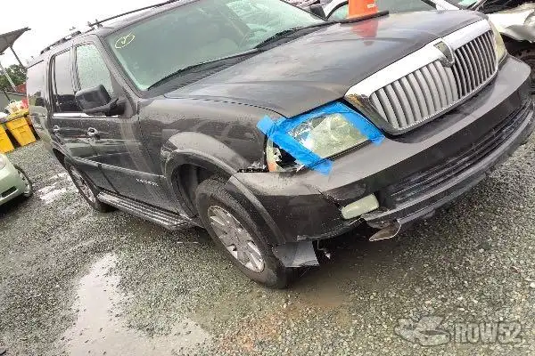 Photo of 2005 Lincoln Navigator