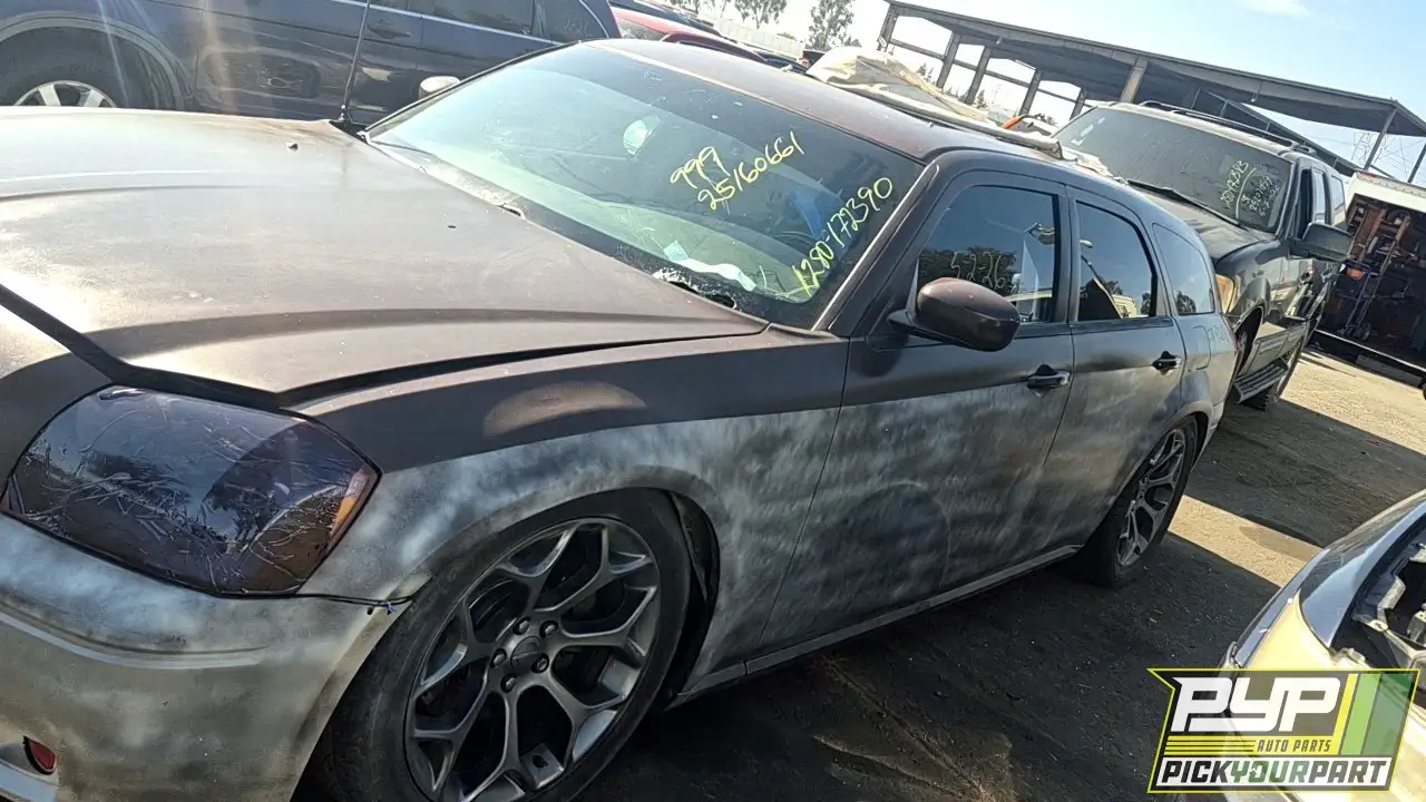 Photo of 2005 Dodge Magnum