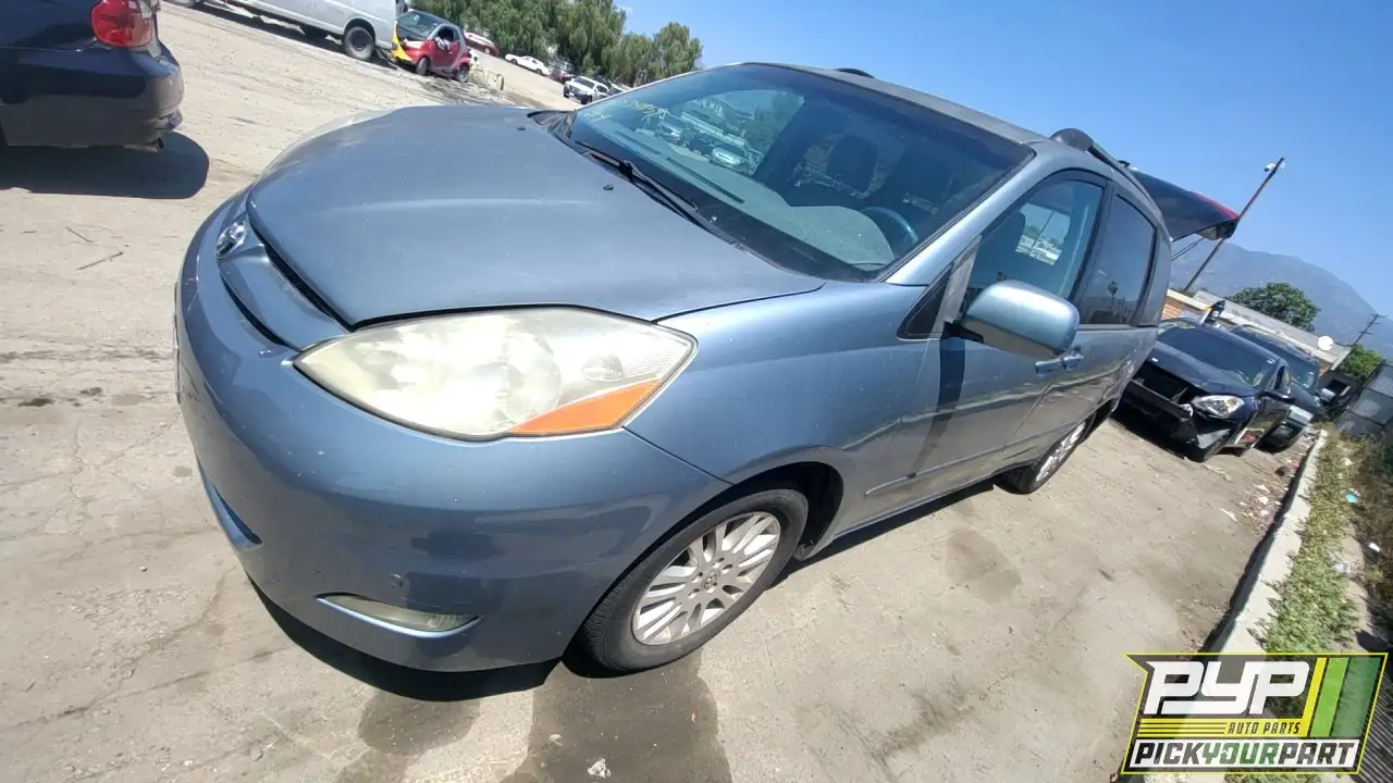 Photo of 2010 Toyota Sienna
