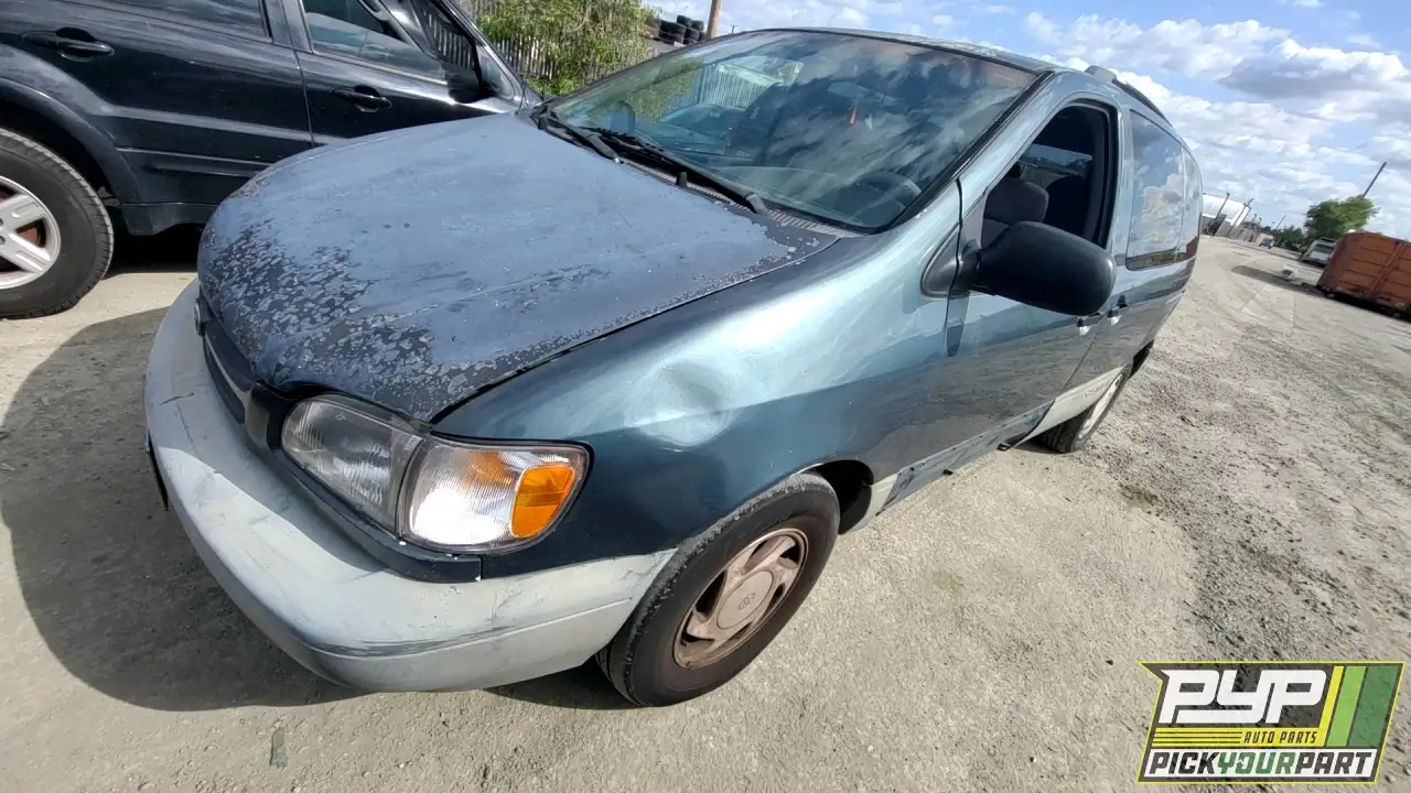 Photo of 2000 Toyota Sienna