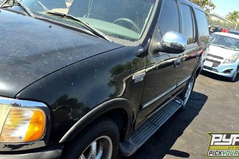 Photo of 2002 Ford Expedition
