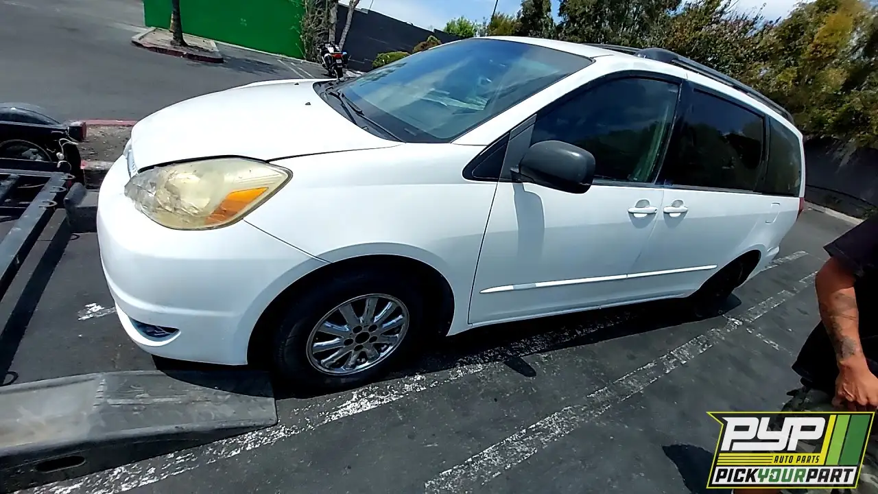 Photo of 2004 Toyota Sienna