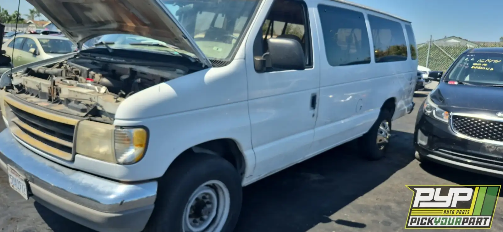 Photo of 1996 Ford E-350 Econoline Club Wagon