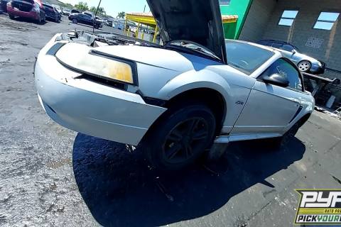 Photo of 2000 Ford Mustang