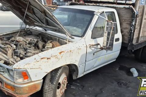 Photo of 1990 Toyota Pickup