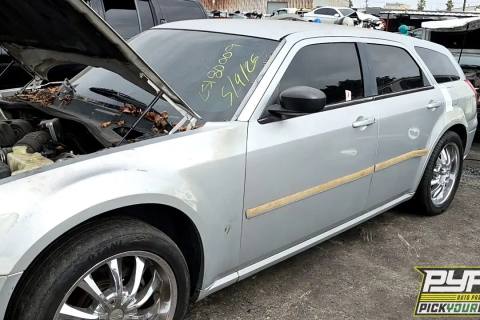Photo of 2005 Dodge Magnum
