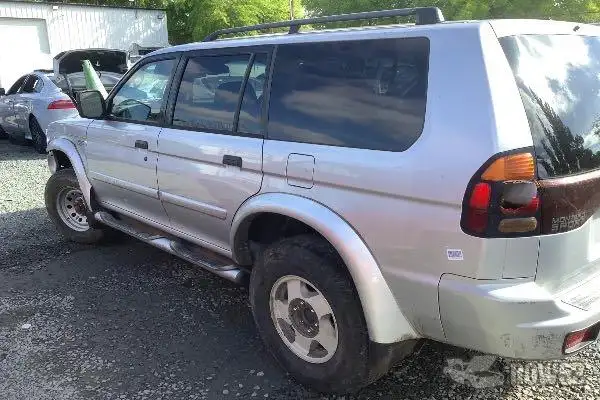 Photo of 2002 Mitsubishi Montero Sport