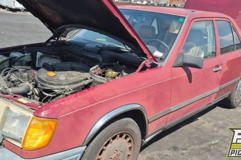 Photo of 1987 Mercedes-Benz 300E