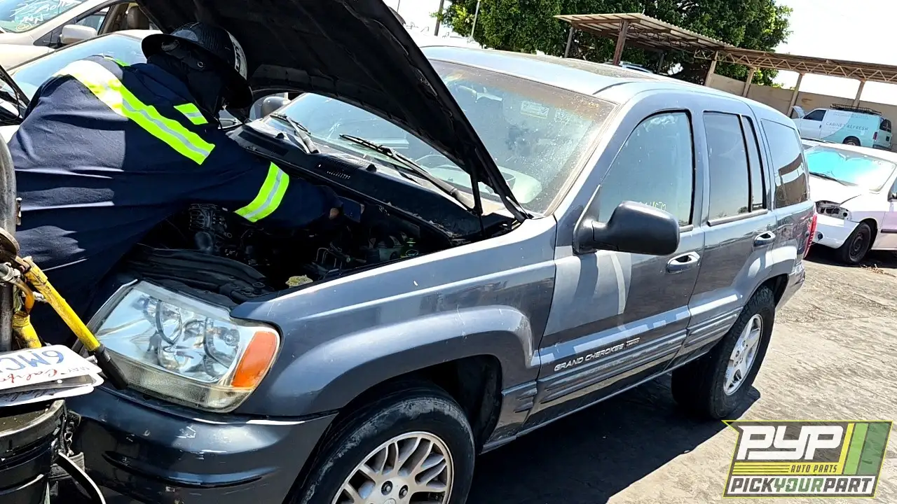 Photo of 2004 Jeep Grand Cherokee