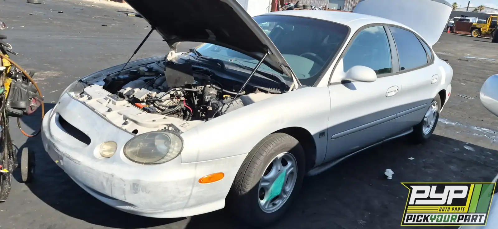 Photo of 1998 Ford Taurus