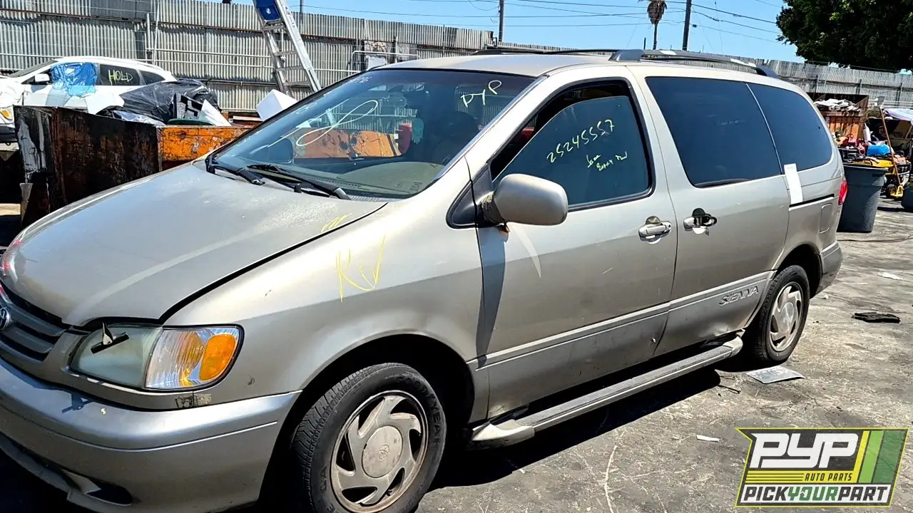 Photo of 2003 Toyota Sienna