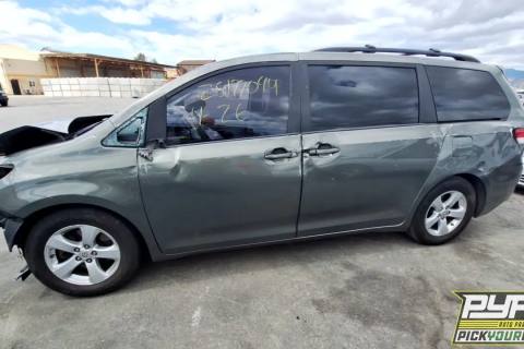 Photo of 2012 Toyota Sienna