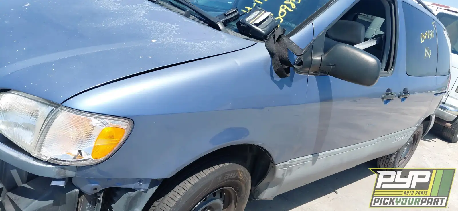 Photo of 1999 Toyota Sienna