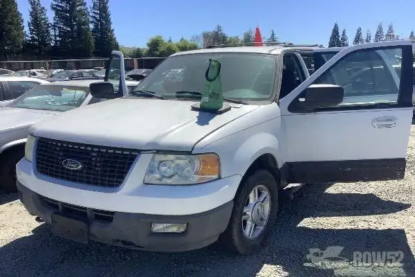 Photo of 2004 Ford Expedition