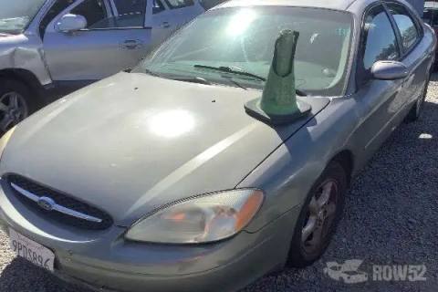 Photo of 2003 Ford Taurus
